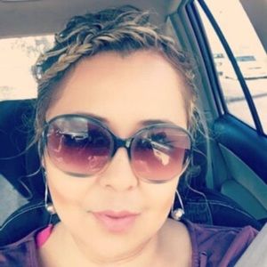 Meet your Posher, Adriana